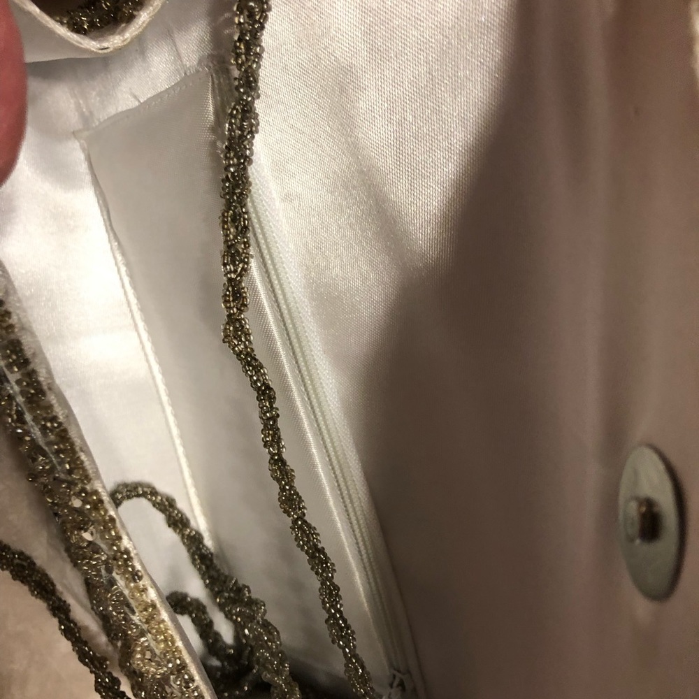 Clutch - Picture 2 of 6